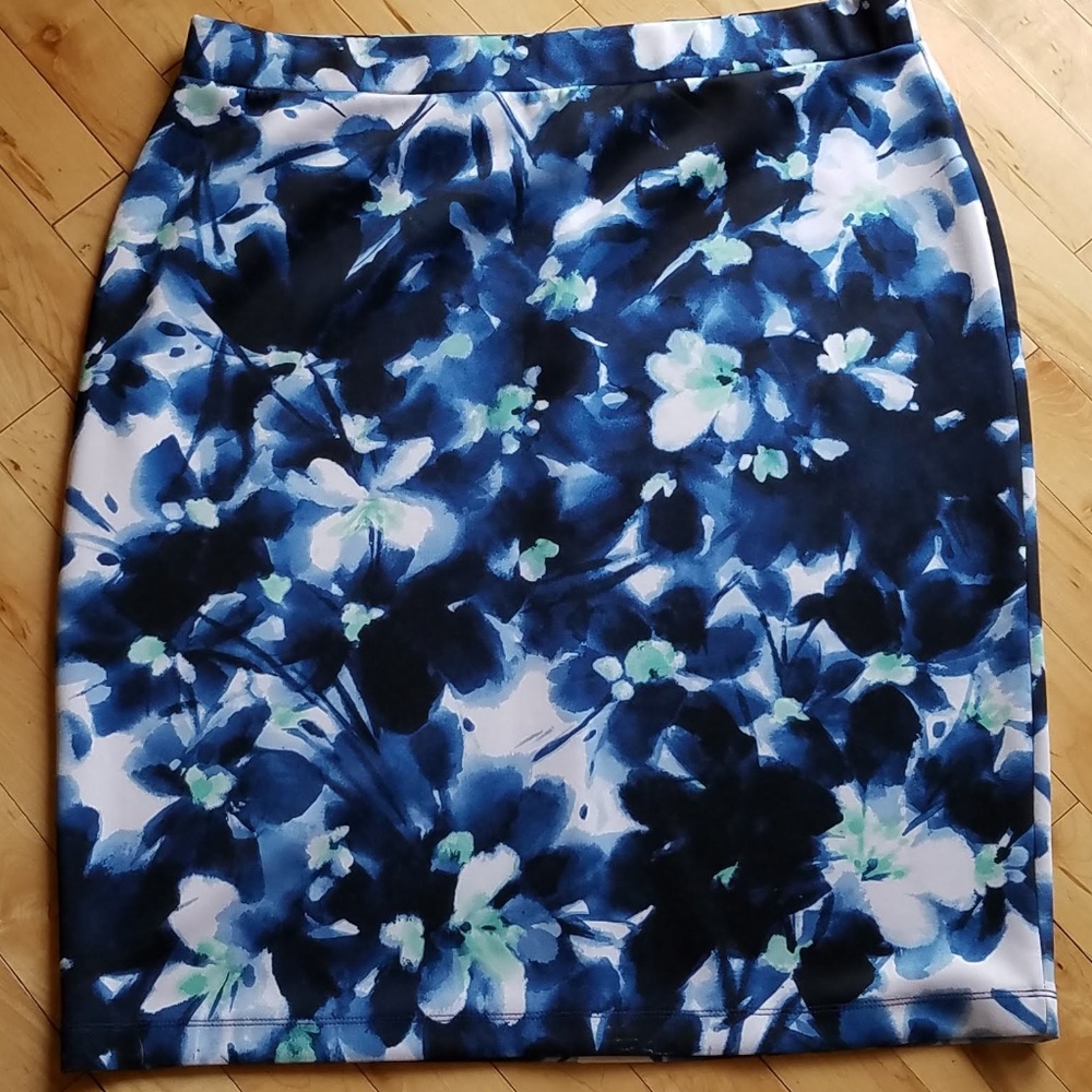 PENCIL SKIRT by Liz Claiborne - Size XL